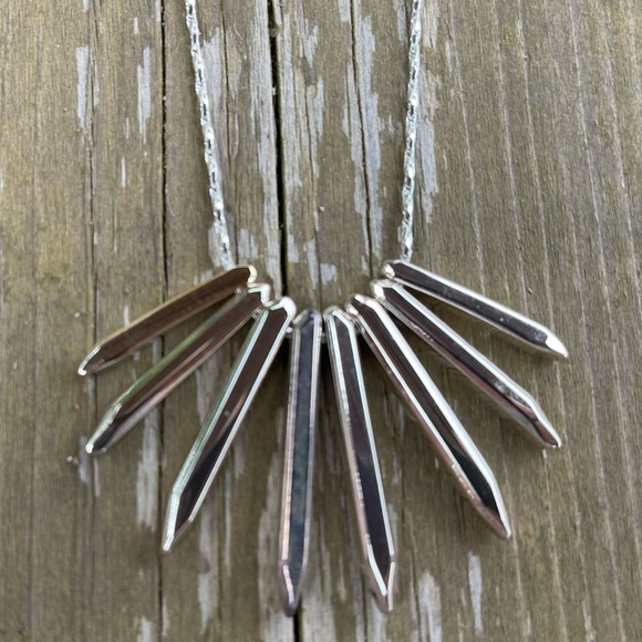 STELLA & DOT Rebel Cluster Necklace Silver in Original Box Single Chain - Picture 10 of 15